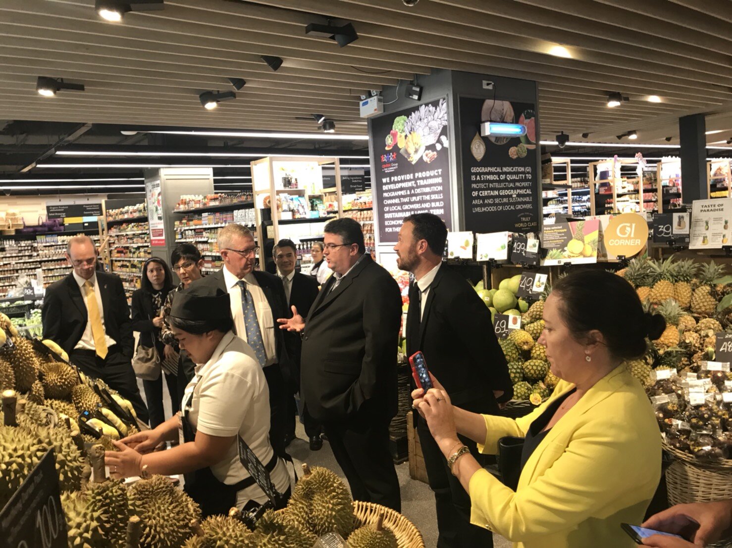 Durian Display Rack KNOW-HOW-TRANSFER – REITMEIER